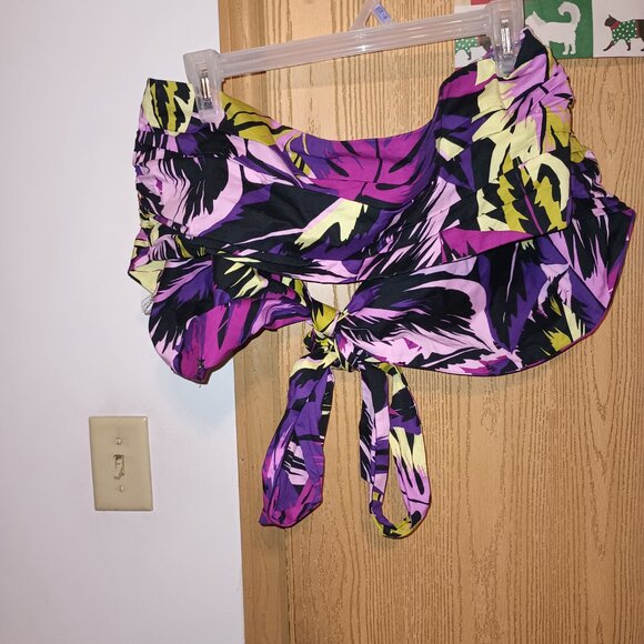 NEW  Future Collective™ Women's Botanical Wrap Neck Halter Tiny Top - Picture 3 of 8